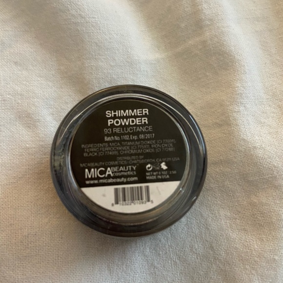 5/$25 💸 Shimmer Powder - Picture 2 of 3